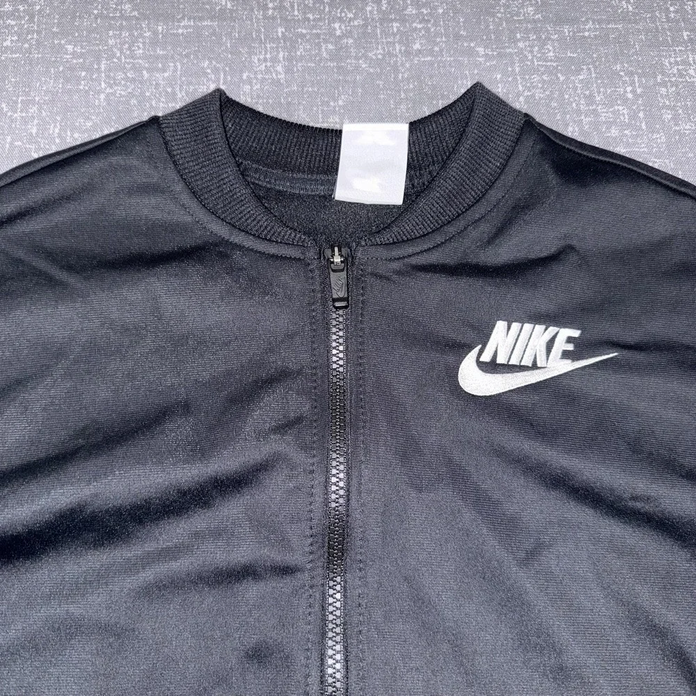 Nike Track Jacket Womens Large Black Full Zip Logo Sleeves Crop Athletic Swoosh